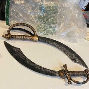 NIP Set of 2 Pirate Cutlass Swords